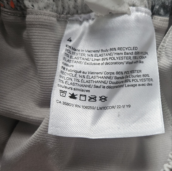 Lululemon Hotty Hot Low-rise Reflective Short Size 4 - Picture 14 of 15